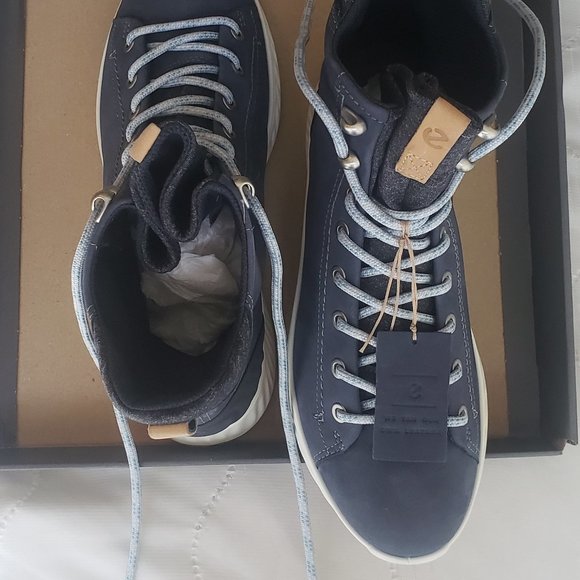 ExoStrike Women Boots (YAK LEATHER & WATERPROOF)(BRAND NEW, NIB) - Picture 3 of 8